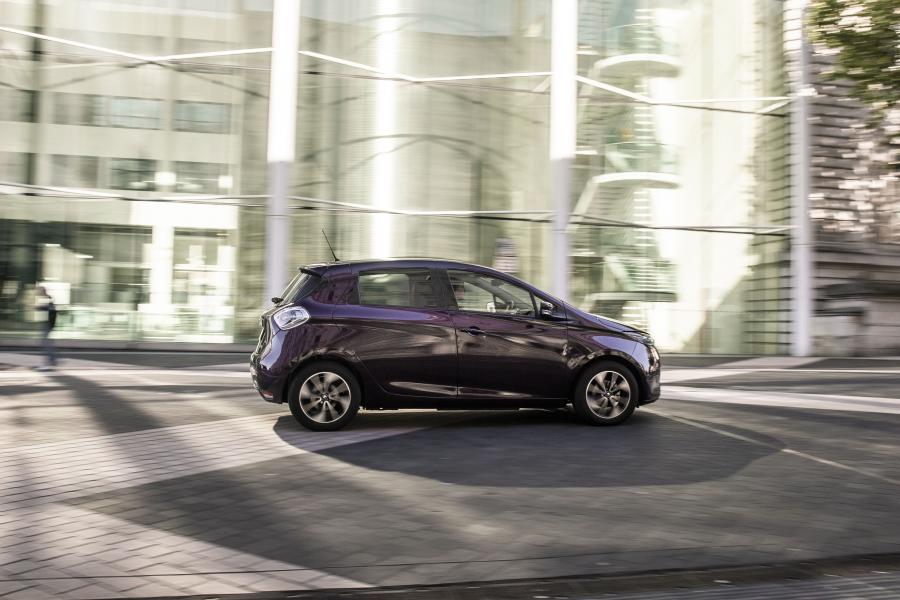  Renault Zoe Z.E. 40 R110 2018 года  (UK) (фото 7 из 32)